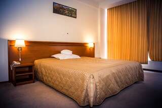 Отель Seven Hotel Клуж-Напока Двухместный номер с 1 кроватью или 2 отдельными кроватями-5