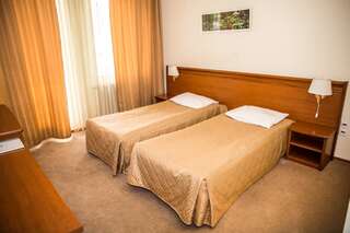 Отель Seven Hotel Клуж-Напока Двухместный номер с 1 кроватью или 2 отдельными кроватями-9
